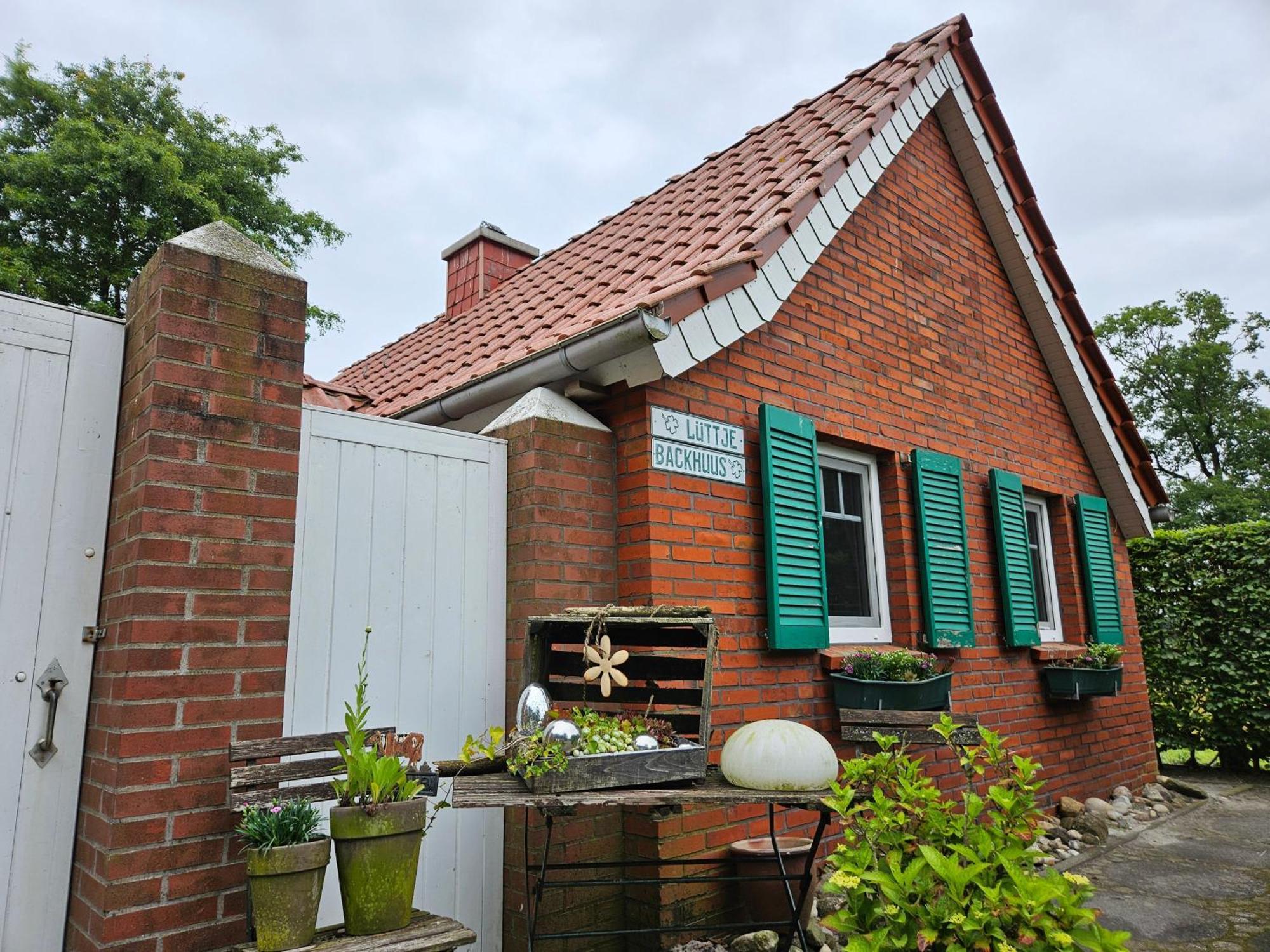 Kleines Ferienhaus Luettje Backhuus 35516 Uplengen Buitenkant foto