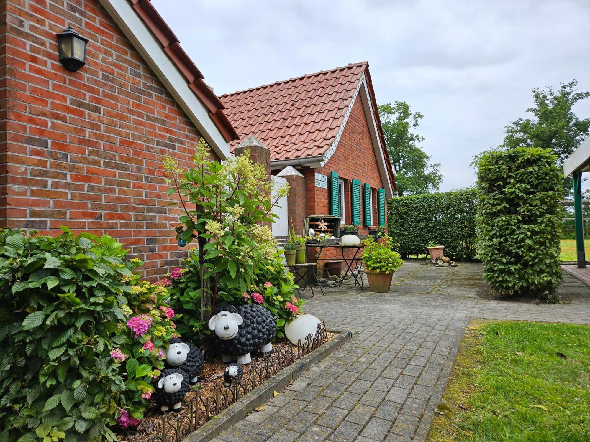 Kleines Ferienhaus Luettje Backhuus 35516 Uplengen Buitenkant foto